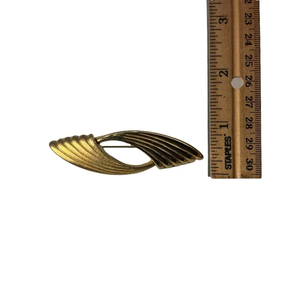 Vintage Dual Gold Tone Modern Textured Stylized Ribbons Elegant Brooch Pin